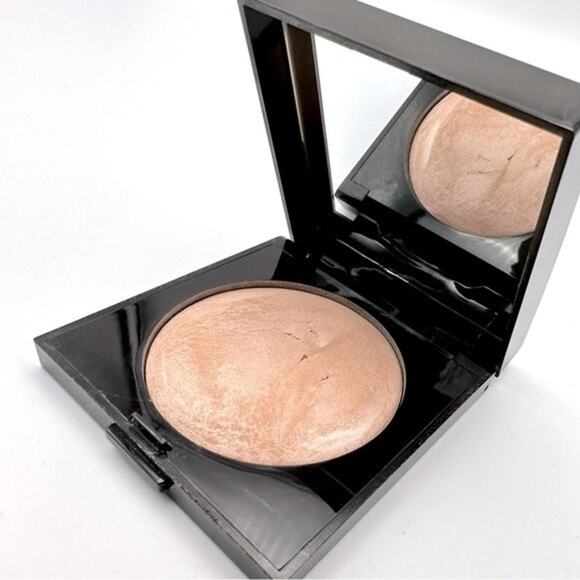 Laura Mercier Matte Radiance Baked Powder Compact Highlight 01 - Golden Nude - Picture 6 of 6